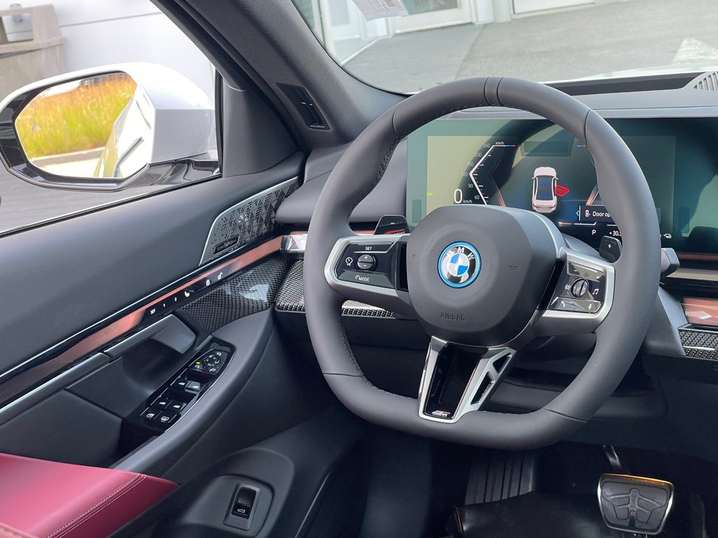 BMW 550e XDrive 2026 à Terrebonne, Québec - 15 - w1024h768px