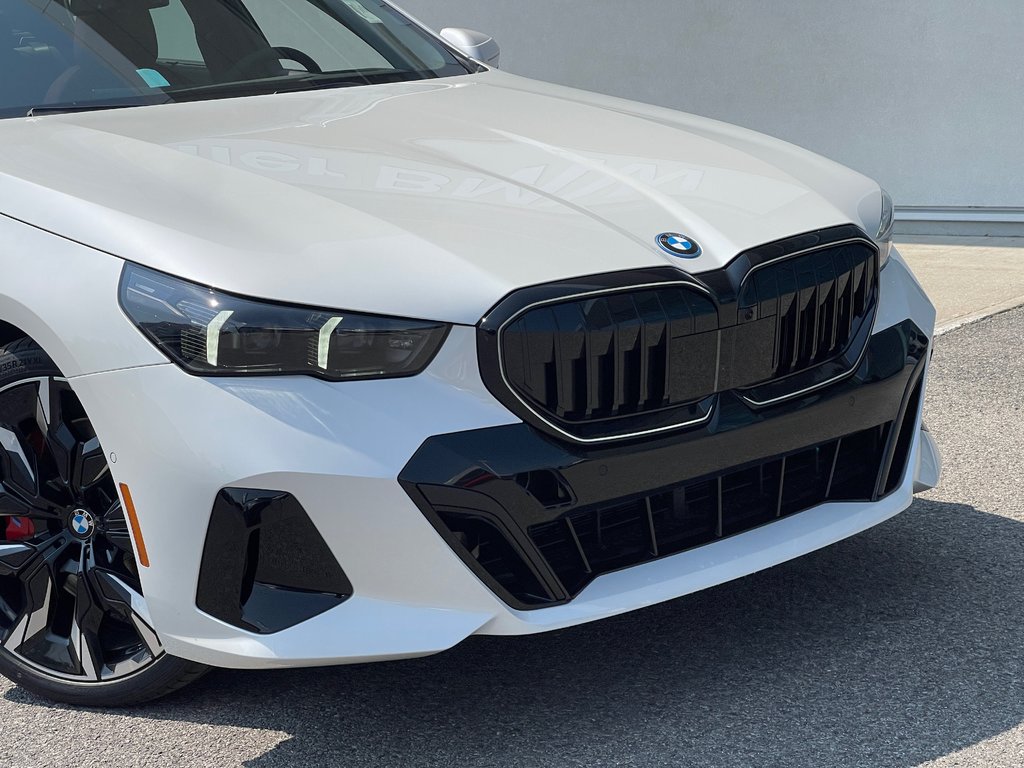 BMW 550e XDrive 2026 à Terrebonne, Québec - 6 - w1024h768px