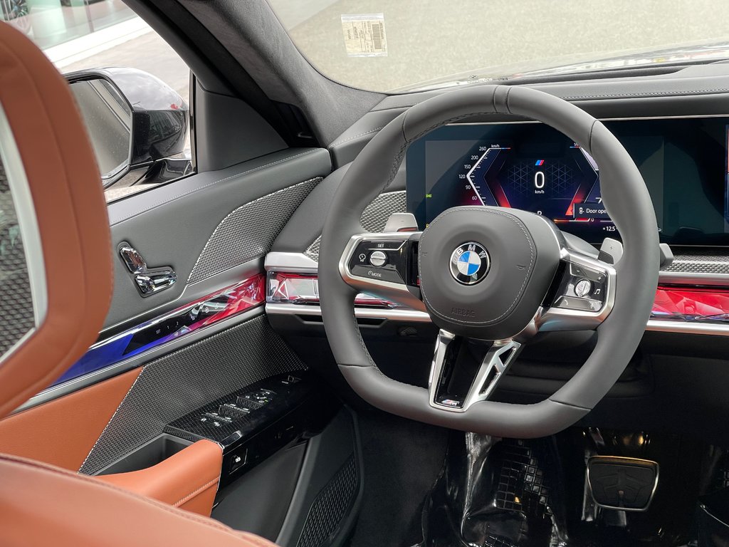BMW 760i xDrive Sedan 2024 à Terrebonne, Québec - 15 - w1024h768px