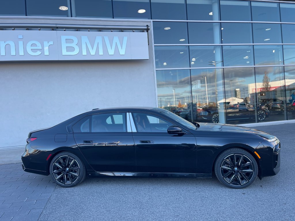 BMW 760i XDrive Sedan 2025 à Terrebonne, Québec - 3 - w1024h768px