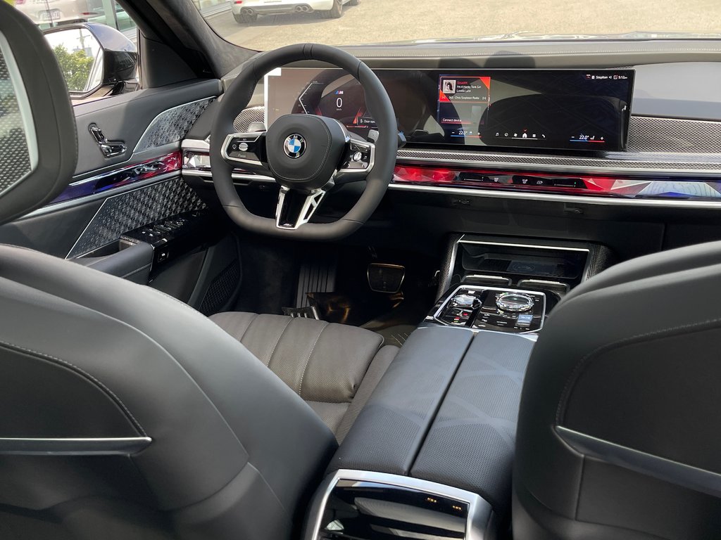 2025 BMW 760i XDrive Sedan in Terrebonne, Quebec - 13 - w1024h768px