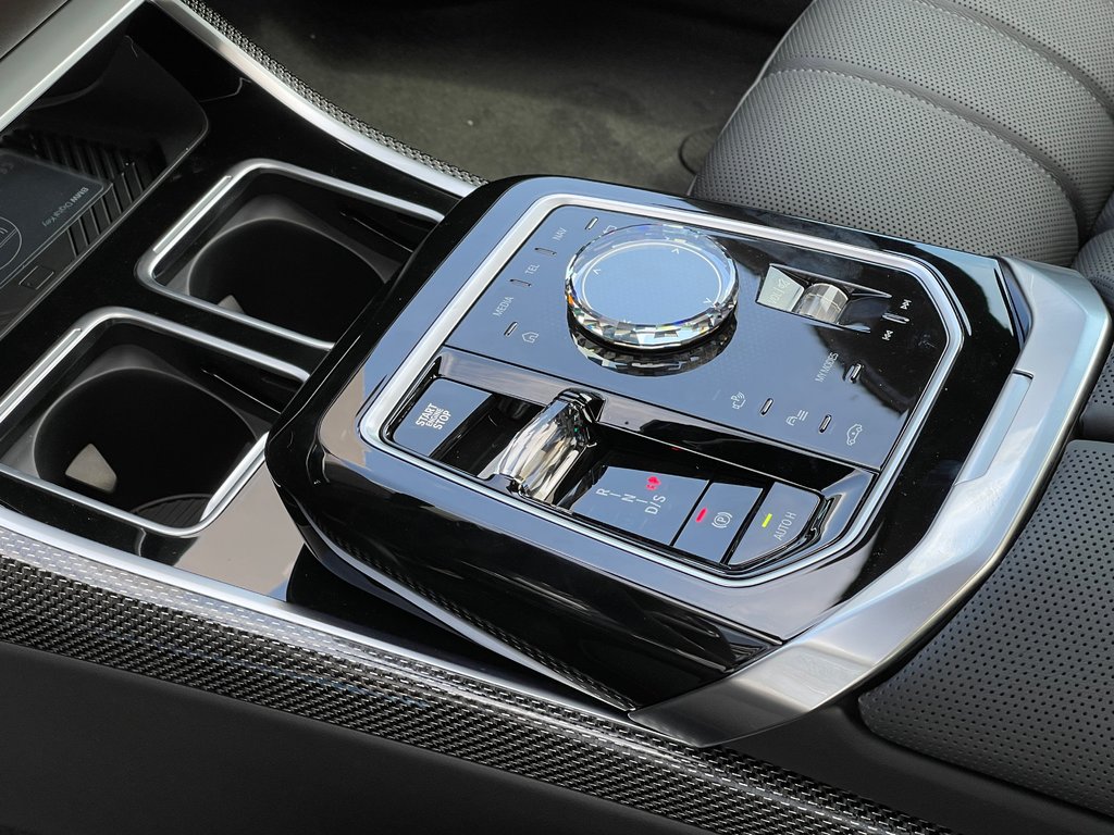 2025 BMW 760i XDrive Sedan in Terrebonne, Quebec - 20 - w1024h768px