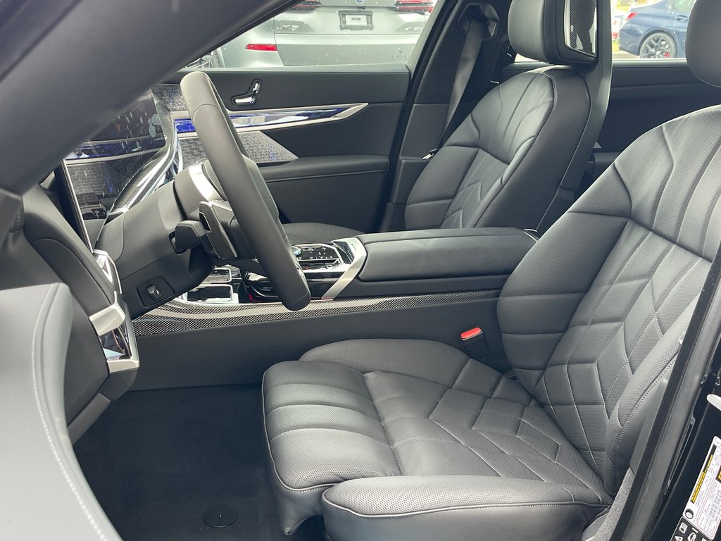BMW 760i XDrive Sedan 2026 à Terrebonne, Québec - 10 - w1024h768px