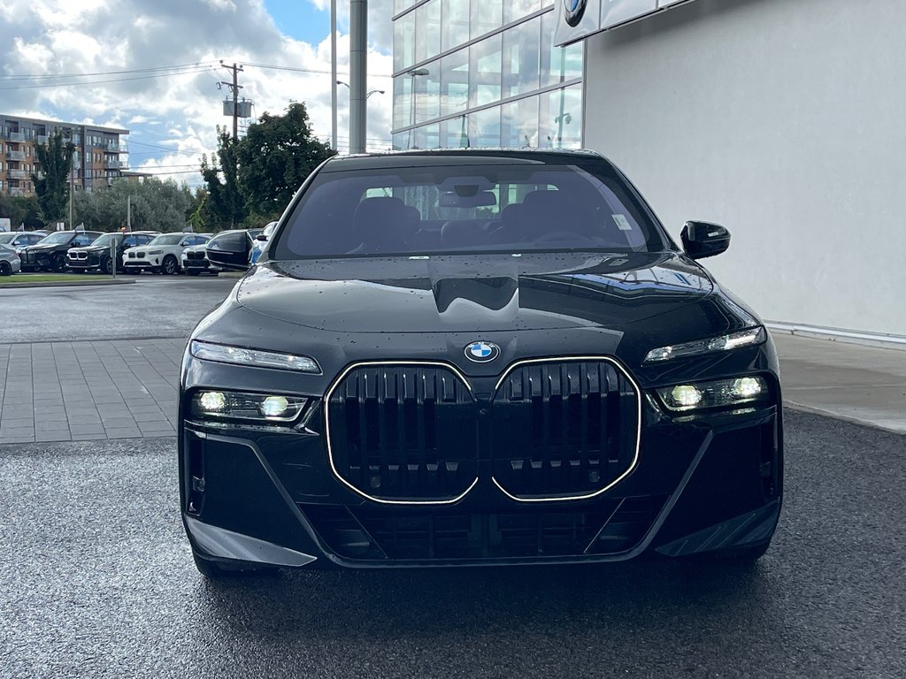 BMW 760i XDrive Sedan 2026 à Terrebonne, Québec - 2 - w1024h768px