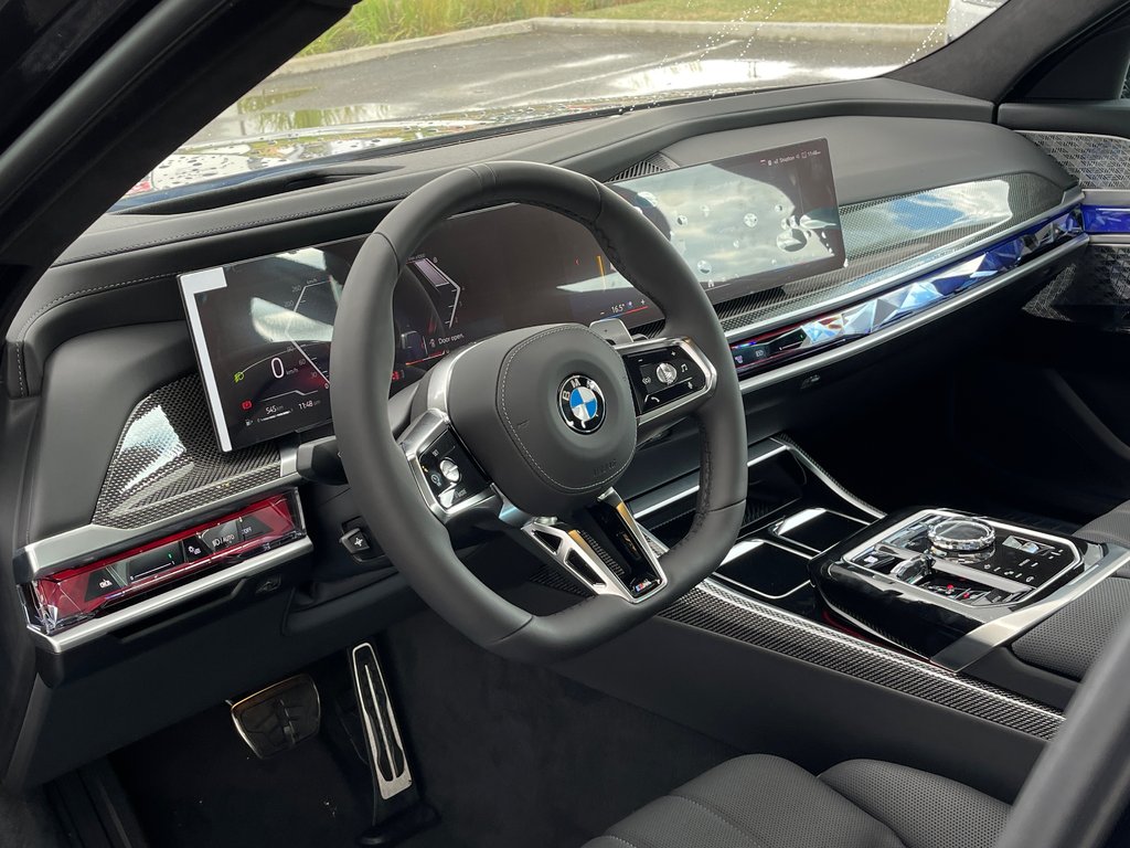 BMW 760i XDrive Sedan 2026 à Terrebonne, Québec - 9 - w1024h768px