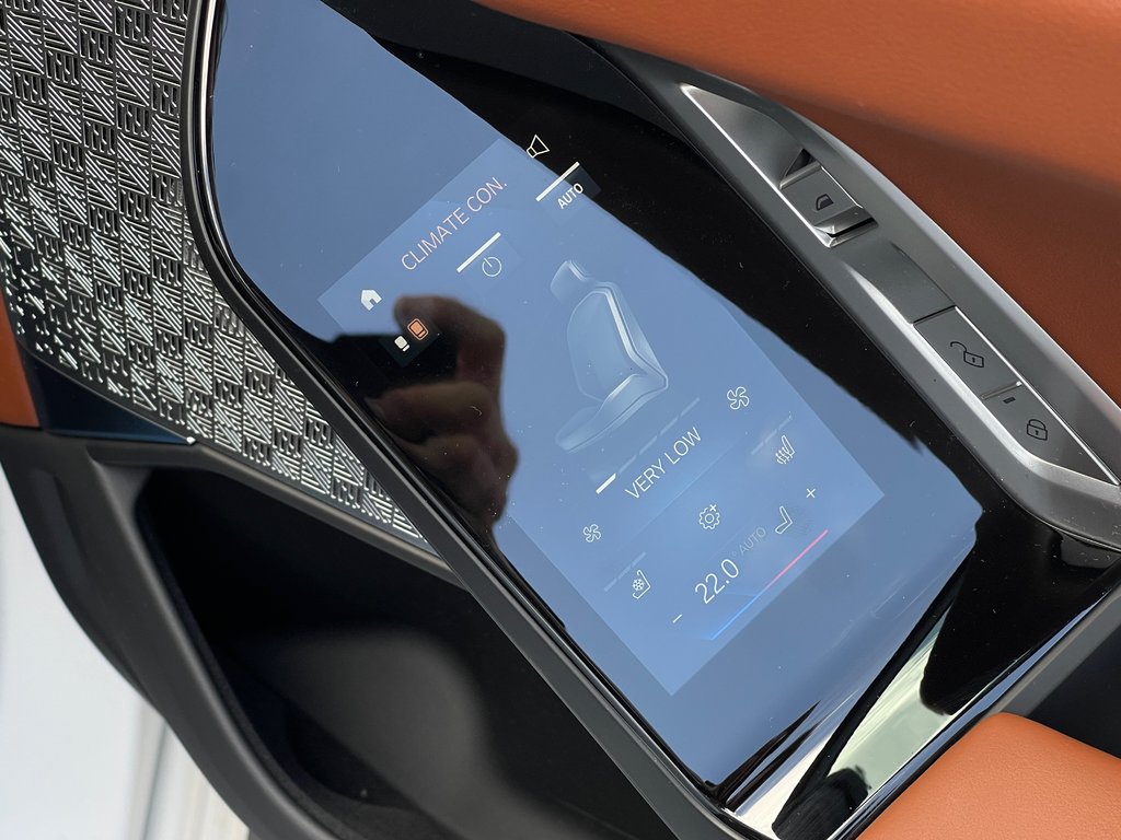2025 BMW I7 XDrive60 Sedan in Terrebonne, Quebec - 12 - w1024h768px