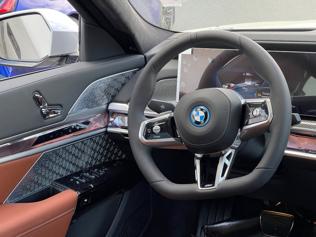 2025 BMW I7 XDrive60 Sedan in Terrebonne, Quebec - 15 - w1024h768px