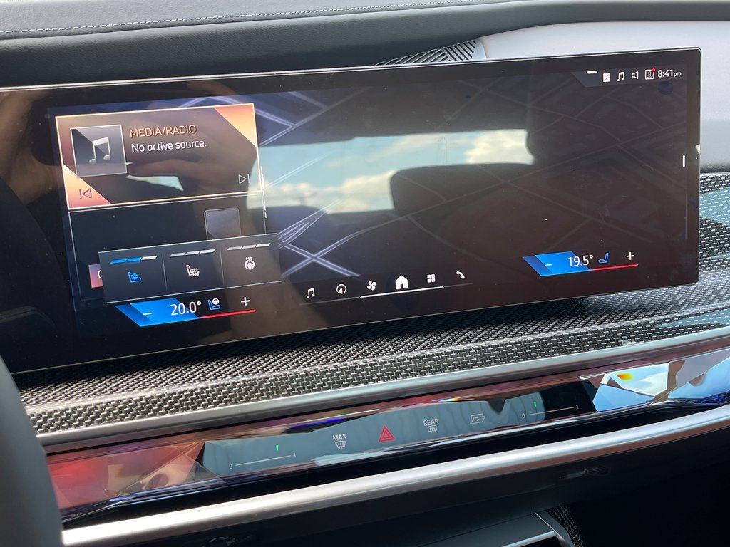 2025 BMW I7 XDrive60 Sedan in Terrebonne, Quebec - 17 - w1024h768px