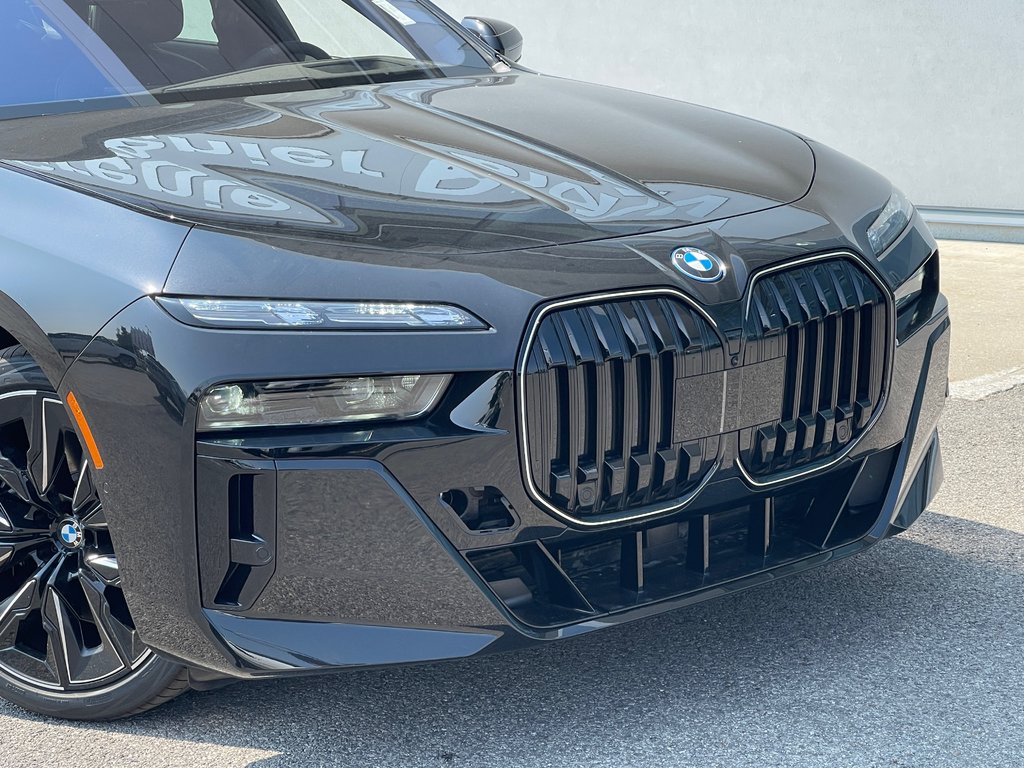 2025 BMW I7 XDrive60 Sedan in Terrebonne, Quebec - 6 - w1024h768px