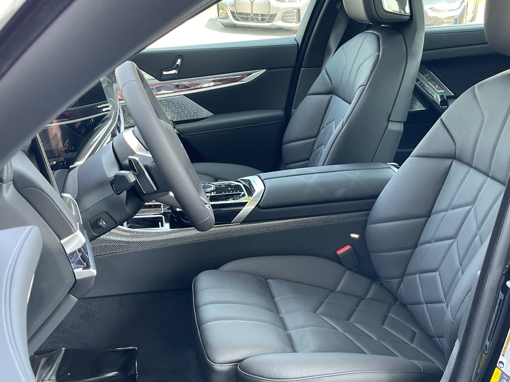 2025 BMW I7 XDrive60 Sedan in Terrebonne, Quebec - 10 - w1024h768px