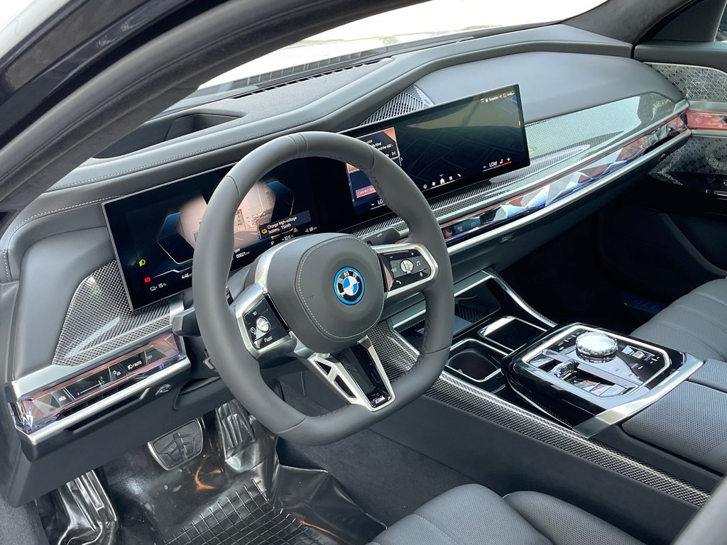 2025 BMW I7 XDrive60 Sedan in Terrebonne, Quebec - 9 - w1024h768px