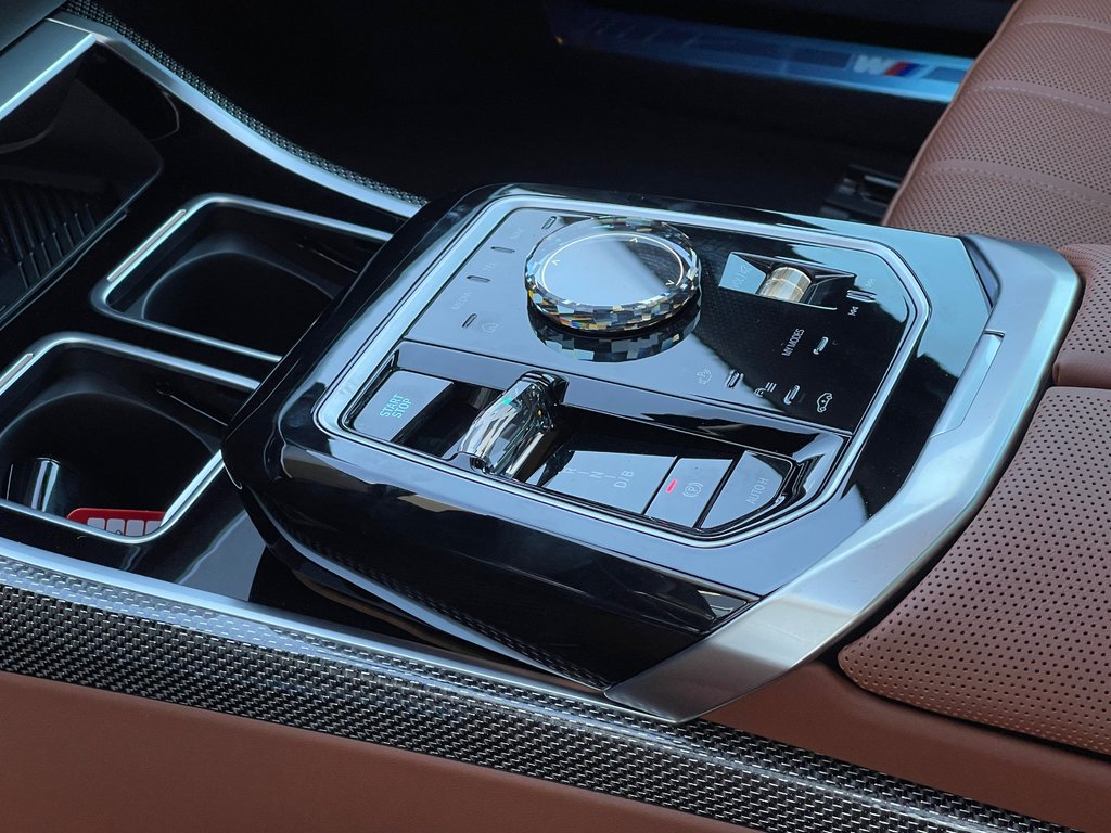 2026 BMW I7 M70 xDrive Sedan in Terrebonne, Quebec - 20 - w1024h768px