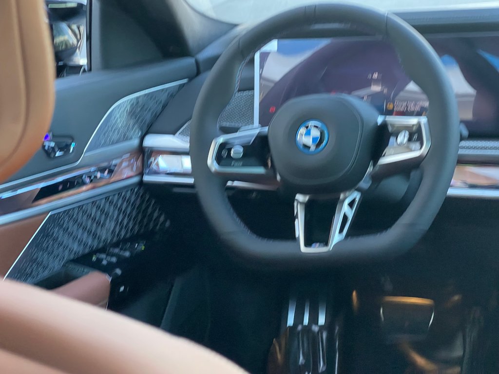 2026 BMW I7 M70 xDrive Sedan in Terrebonne, Quebec - 15 - w1024h768px