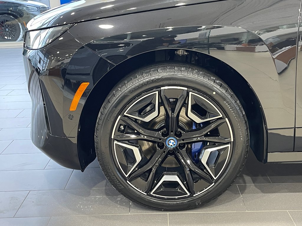 BMW IX XDrive50, Maintenance sans frais 3 ans/60000km 2024 à Terrebonne, Québec - 7 - w1024h768px