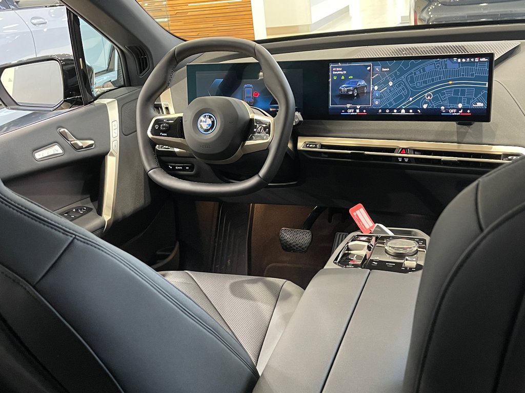 BMW IX XDrive50, Maintenance sans frais 3 ans/60000km 2024 à Terrebonne, Québec - 12 - w1024h768px