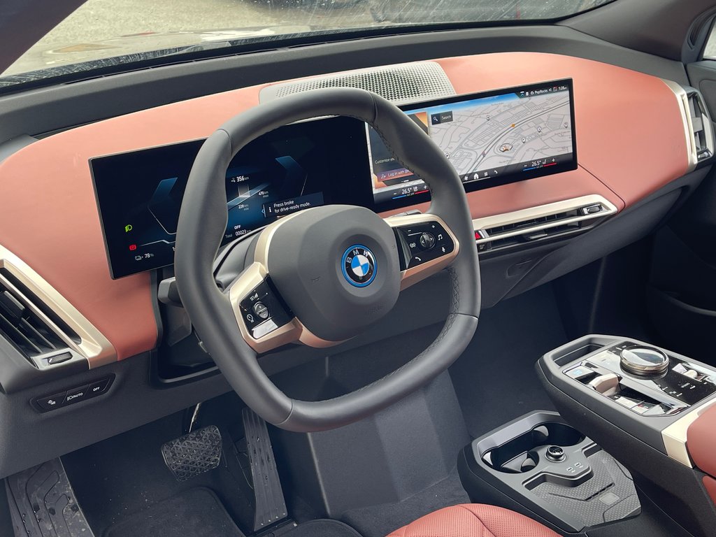 BMW IX XDrive50, Maintenance sans frais 3 ans/60000 km 2024 à Terrebonne, Québec - 8 - w1024h768px