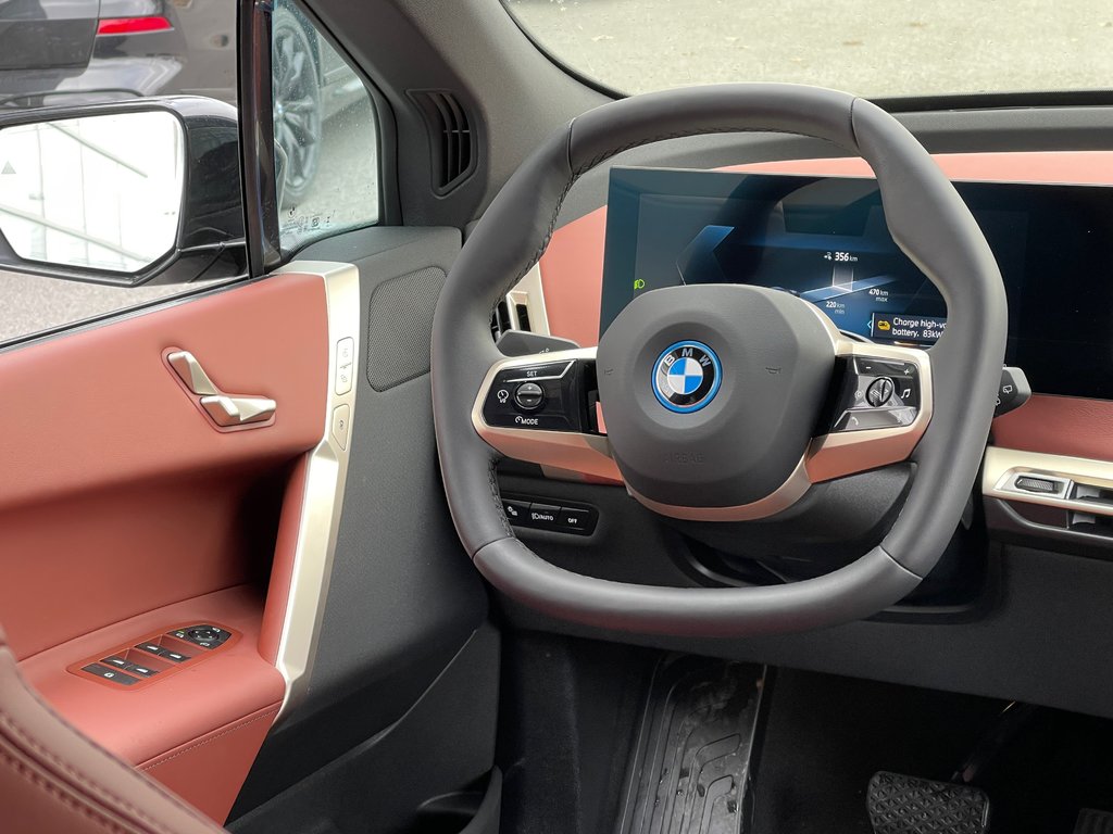 BMW IX XDrive50, Maintenance sans frais 3 ans/60000 km 2024 à Terrebonne, Québec - 13 - w1024h768px