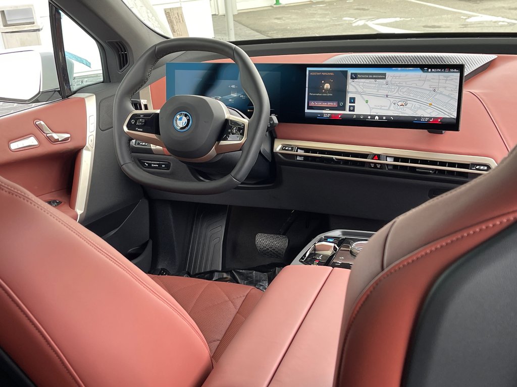 BMW IX XDrive50, Maintenance sans frais 3 ans/60000KM 2024 à Terrebonne, Québec - 12 - w1024h768px
