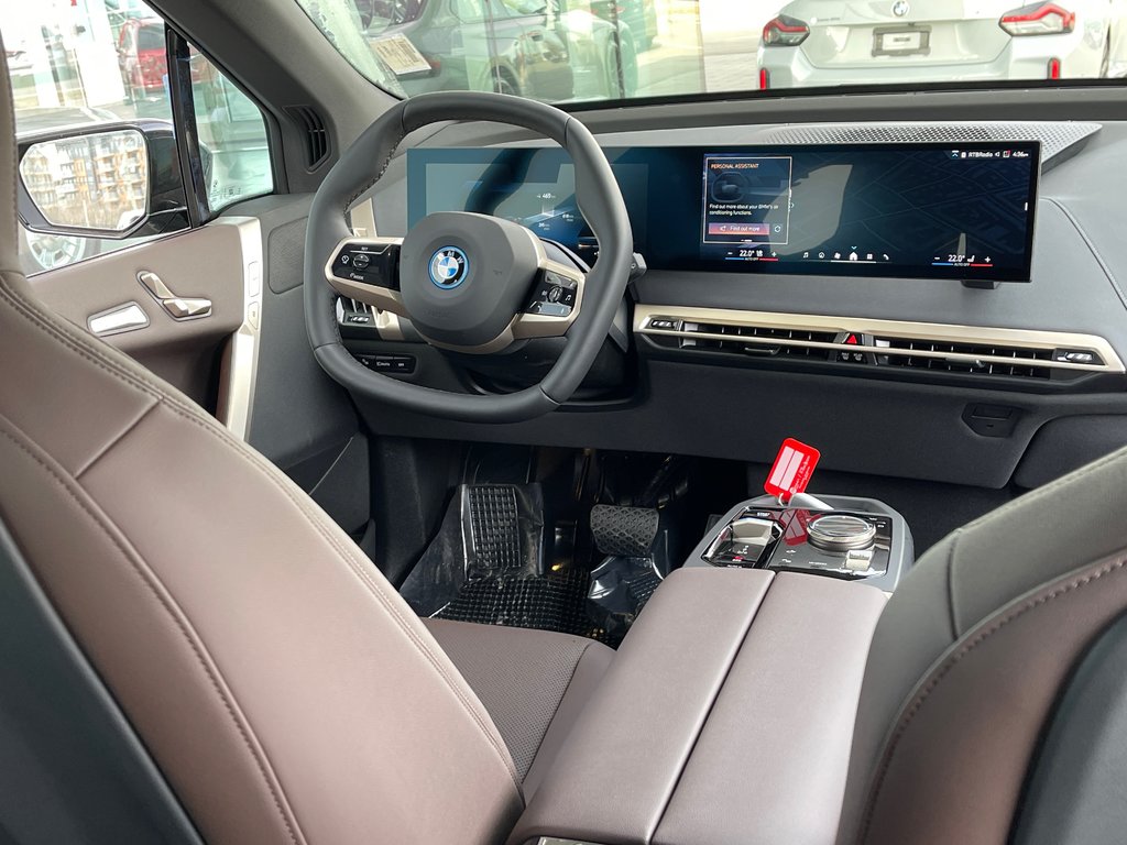 BMW IX XDrive50, Maintenance sans frais 3 ans/60000KM 2024 à Terrebonne, Québec - 12 - w1024h768px