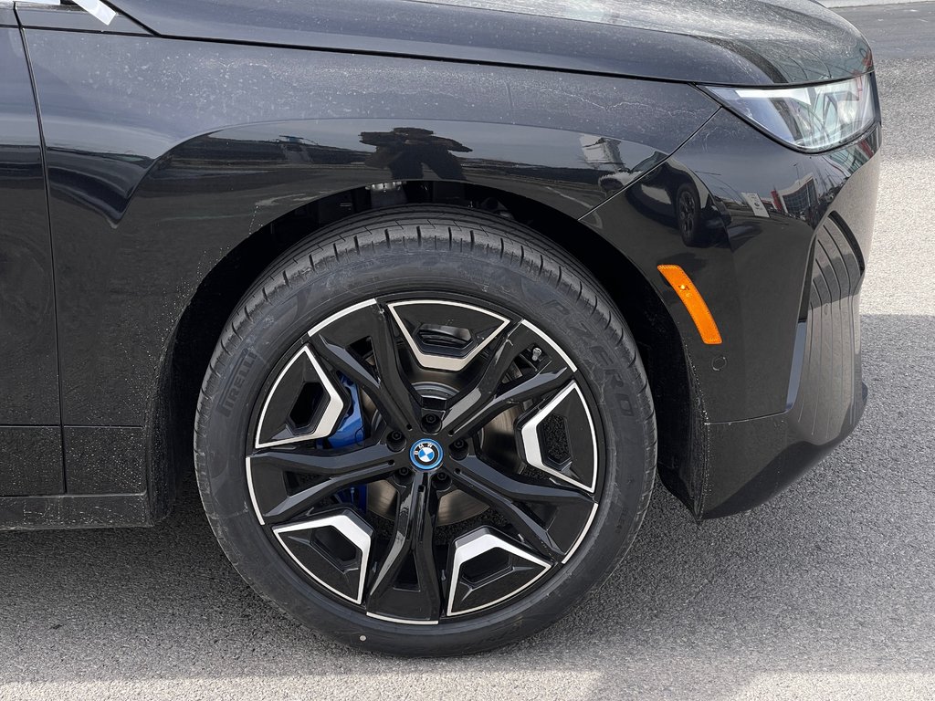 BMW IX XDrive50, Maintenance sans frais 3 ans/60000KM 2024 à Terrebonne, Québec - 7 - w1024h768px