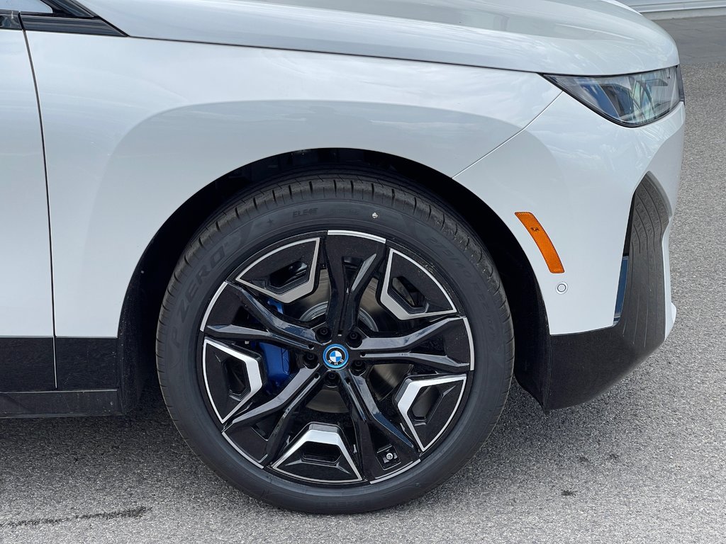 2025 BMW IX XDrive50, Sport Package in Terrebonne, Quebec - 7 - w1024h768px