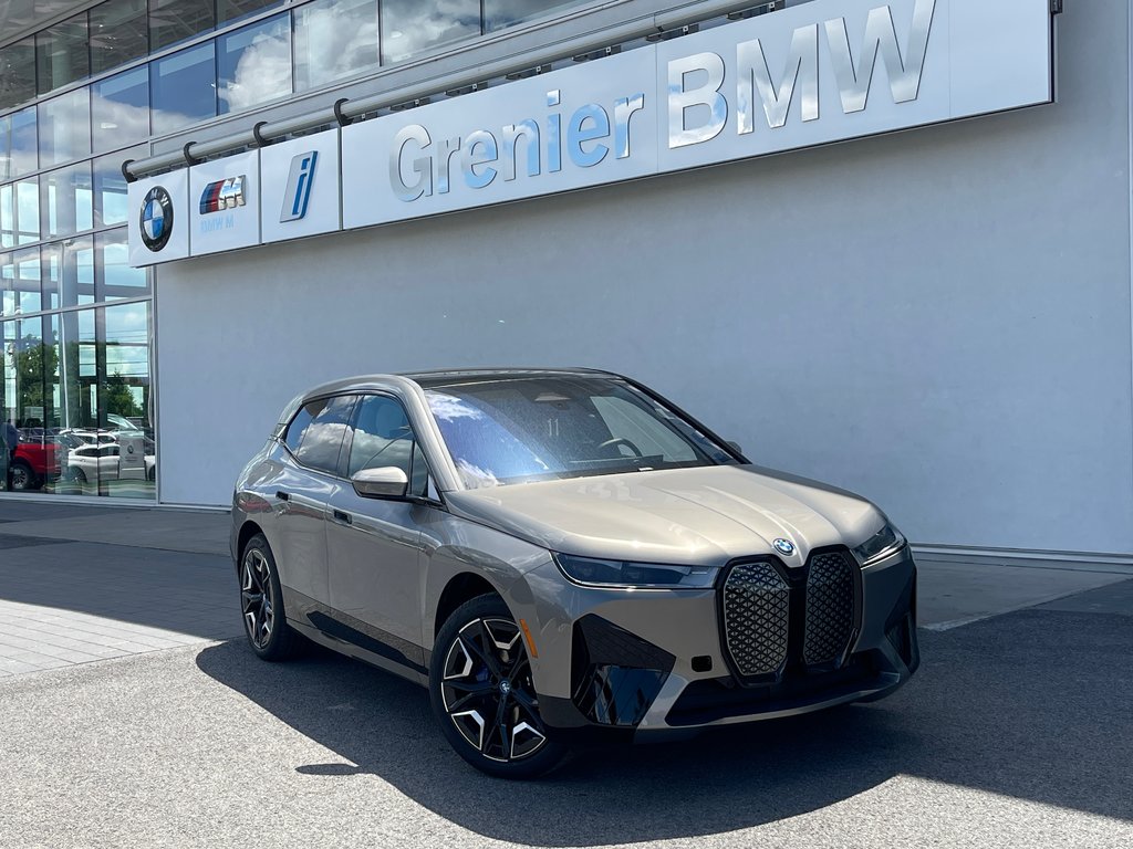 BMW IX XDrive50, Sport Package 2025 à Terrebonne, Québec - 1 - w1024h768px