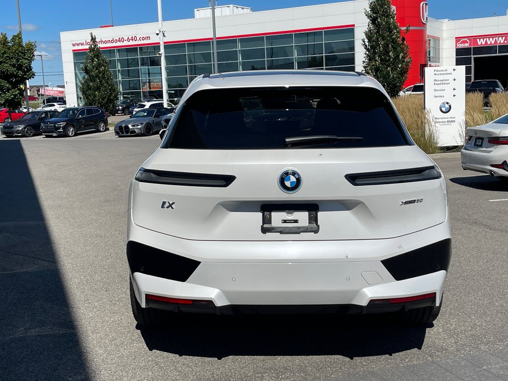 BMW IX XDrive50, Sport Package 2025 à Terrebonne, Québec - 5 - w1024h768px