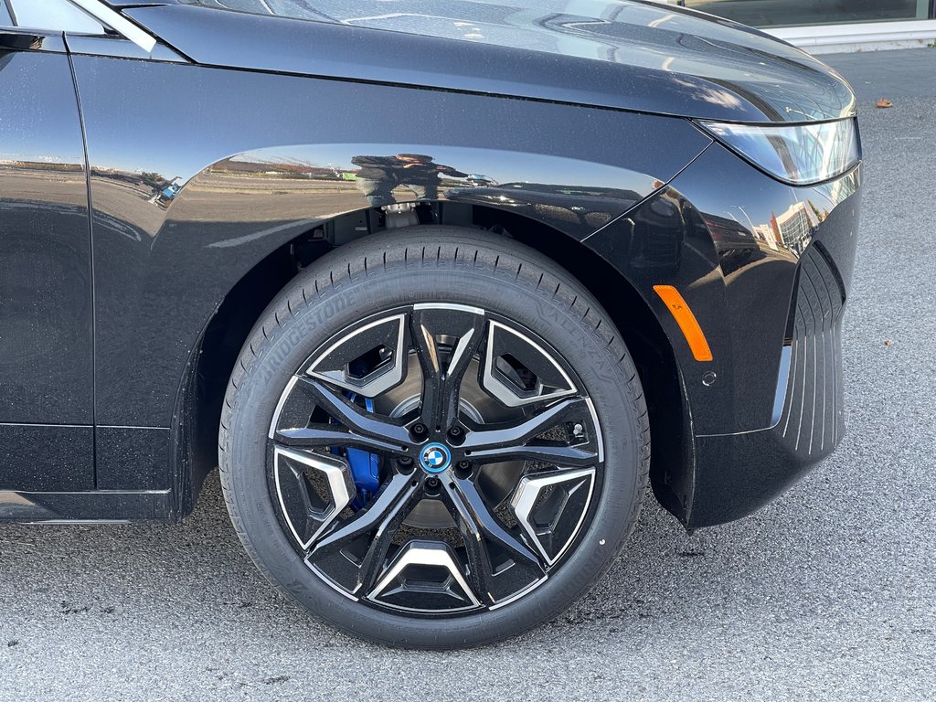 2025 BMW IX XDrive40 in Terrebonne, Quebec - 7 - w1024h768px