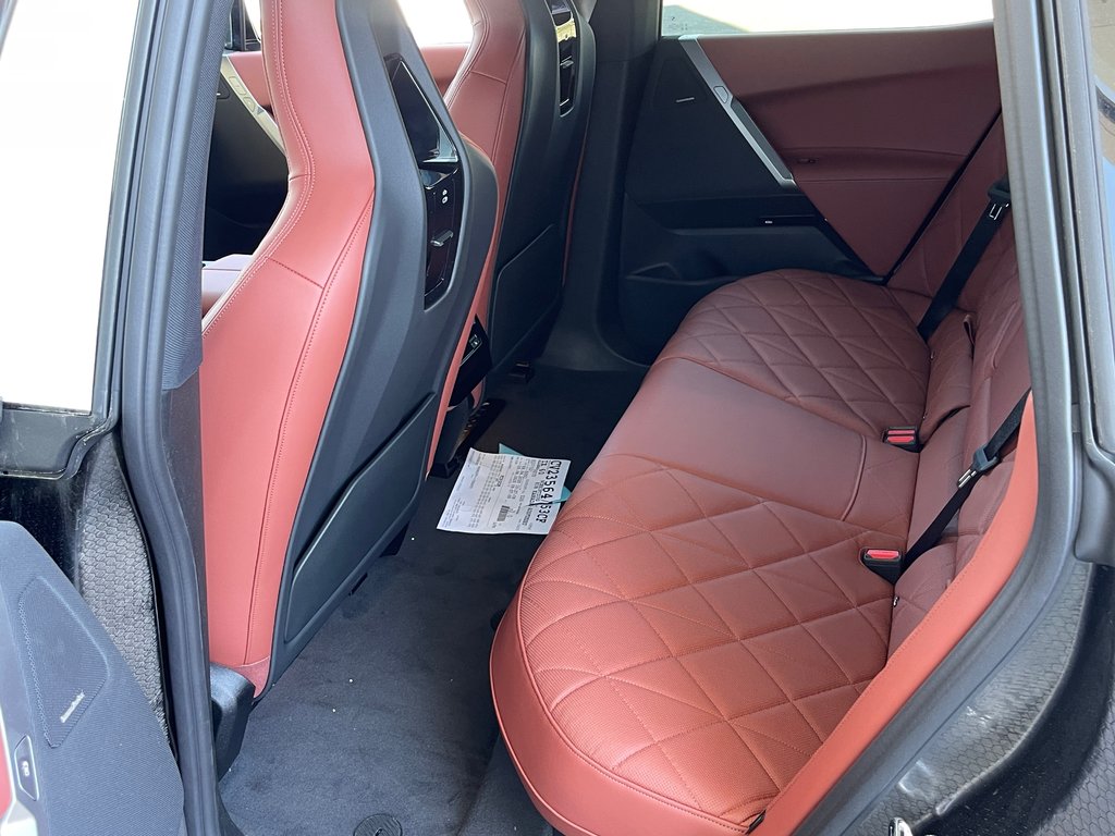 2026 BMW IX XDrive60 in Terrebonne, Quebec - 11 - w1024h768px