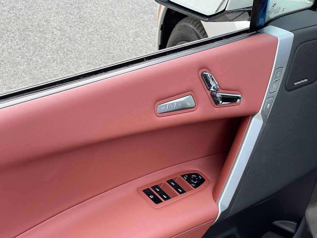 2026 BMW IX XDrive60 in Terrebonne, Quebec - 13 - w1024h768px