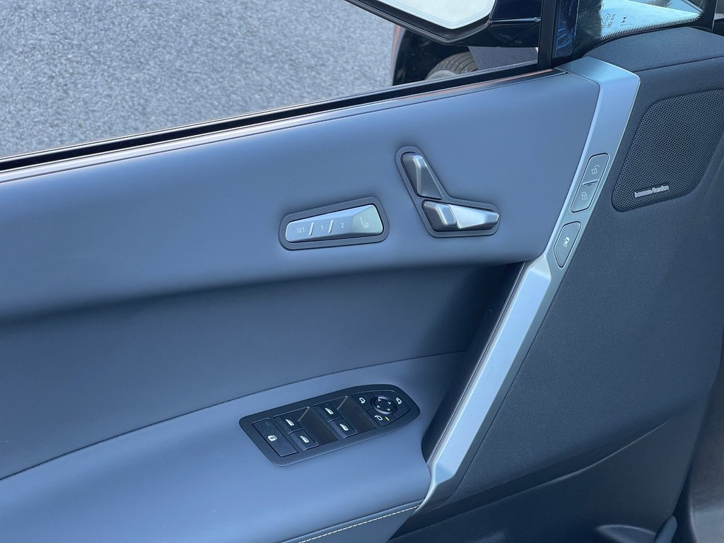 2026 BMW IX XDrive60 in Terrebonne, Quebec - 13 - w1024h768px