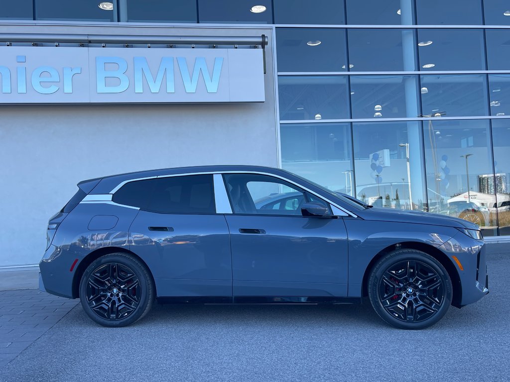 BMW IX XDrive60 2026 à Terrebonne, Québec - 3 - w1024h768px