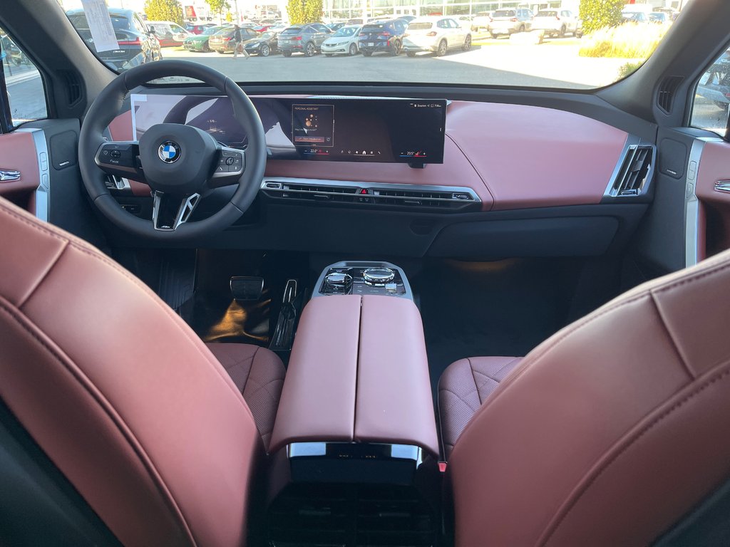 BMW IX XDrive60 2026 à Terrebonne, Québec - 12 - w1024h768px