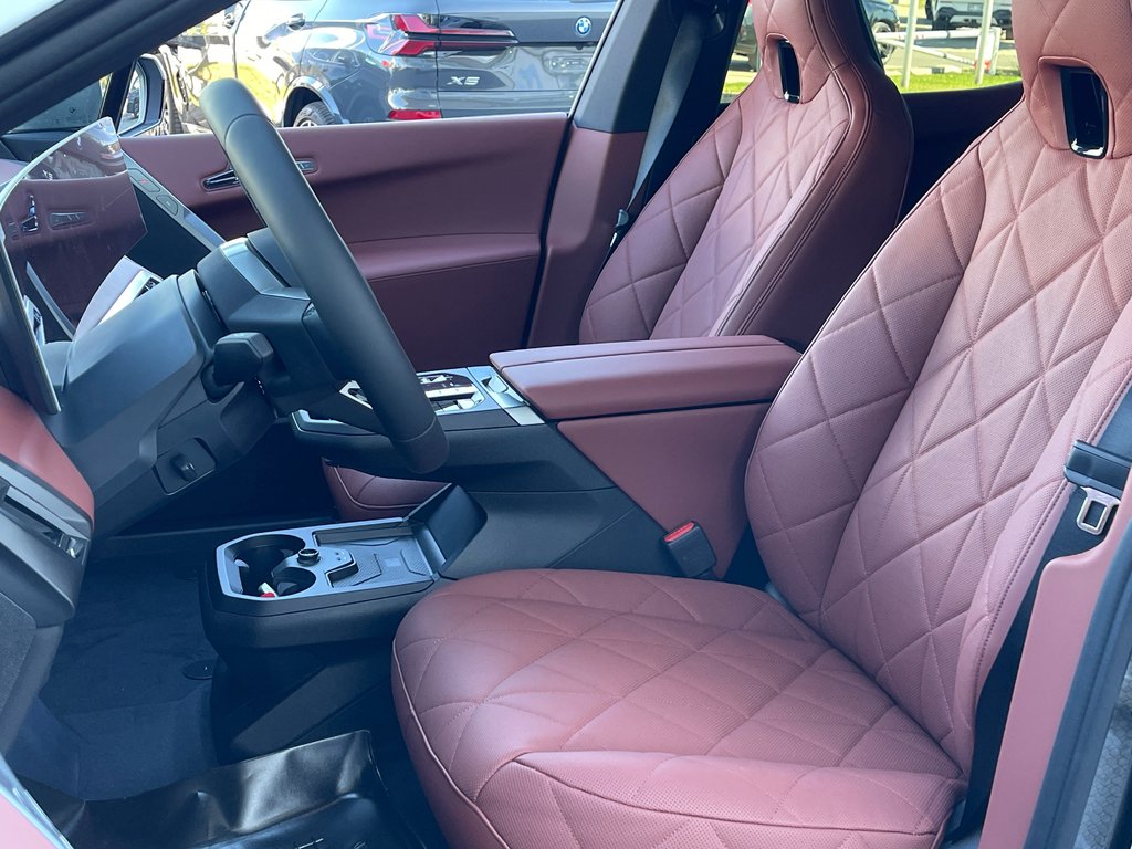 BMW IX XDrive60 2026 à Terrebonne, Québec - 9 - w1024h768px