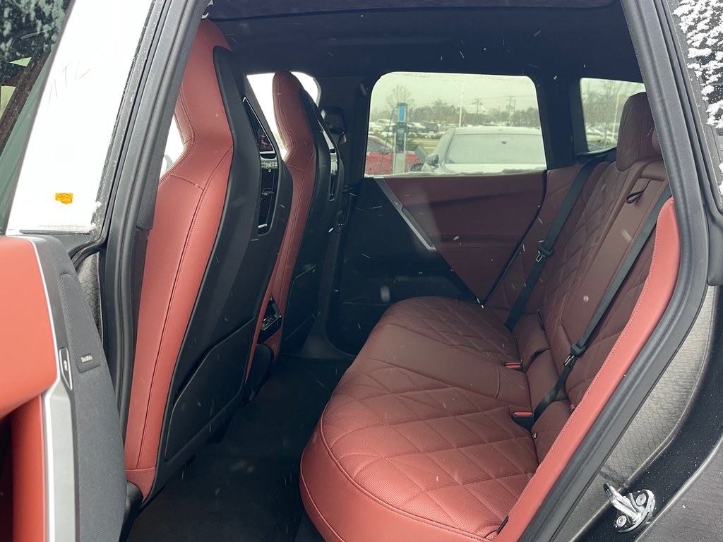 2026 BMW iX xDrive60 in Terrebonne, Quebec - 11 - w1024h768px