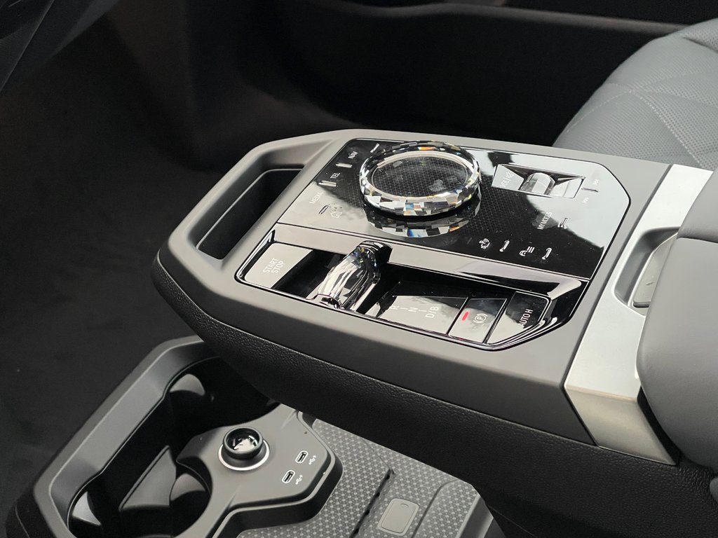 2026 BMW iX xDrive60 in Terrebonne, Quebec - 19 - w1024h768px