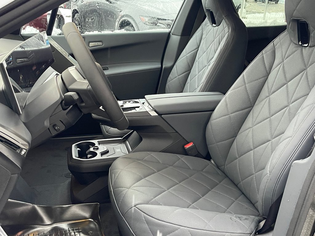 2026 BMW iX xDrive60 in Terrebonne, Quebec - 10 - w1024h768px