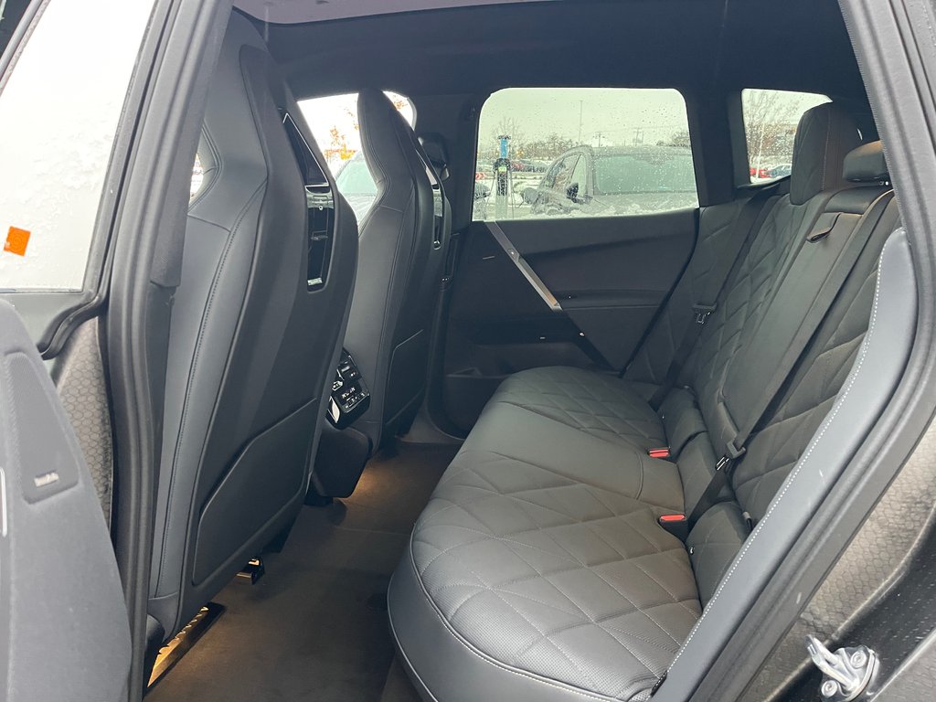 2026 BMW iX xDrive60 in Terrebonne, Quebec - 11 - w1024h768px