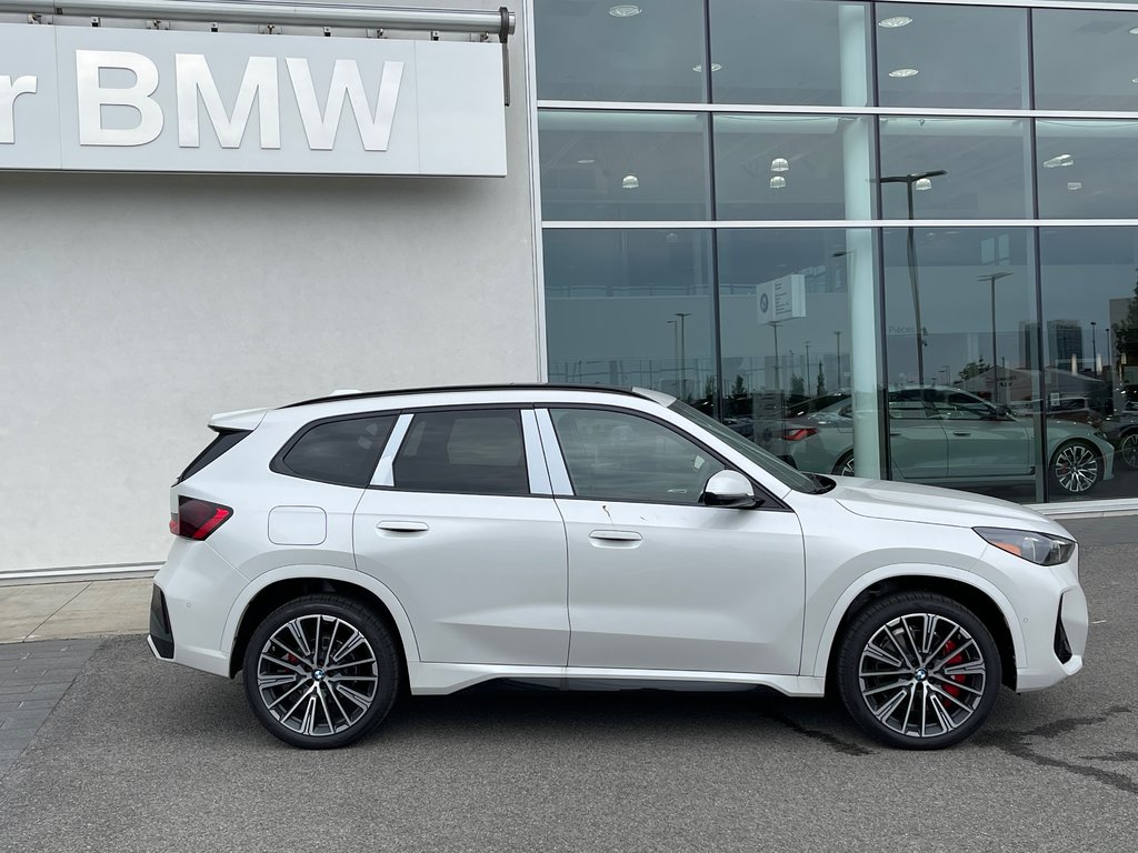 BMW X1 XDrive28i,  M Sport Pro Package 2024 à Terrebonne, Québec - 3 - w1024h768px