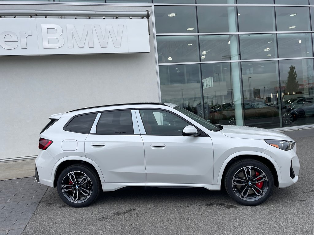 2025 BMW X1 XDrive28i in Terrebonne, Quebec - 3 - w1024h768px