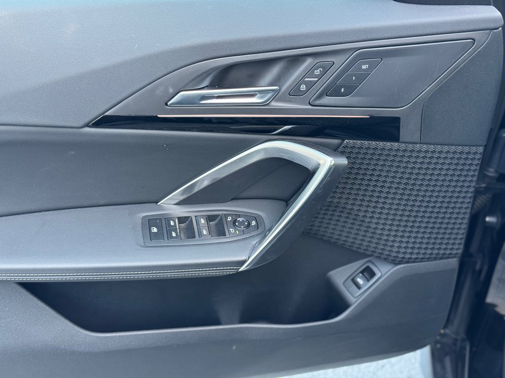 BMW X1 XDrive28i Cuir AWD Caméra De Recul 2025 à Terrebonne, Québec - 8 - w1024h768px