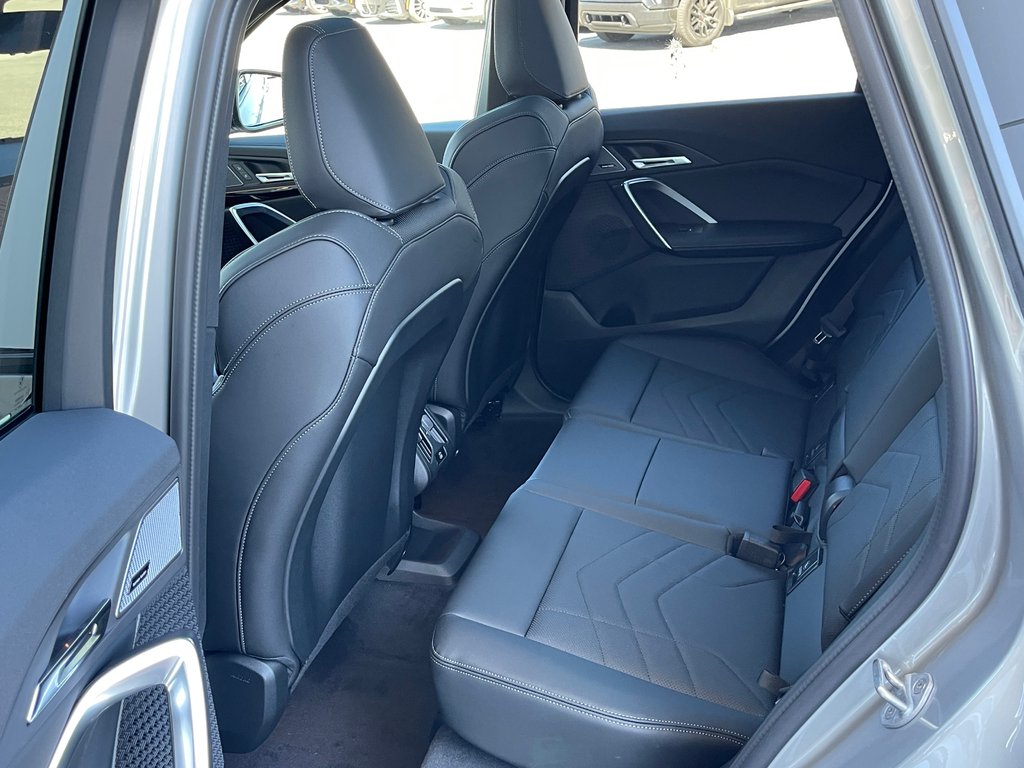 2026 BMW X1 XDrive28i in Terrebonne, Quebec - 11 - w1024h768px