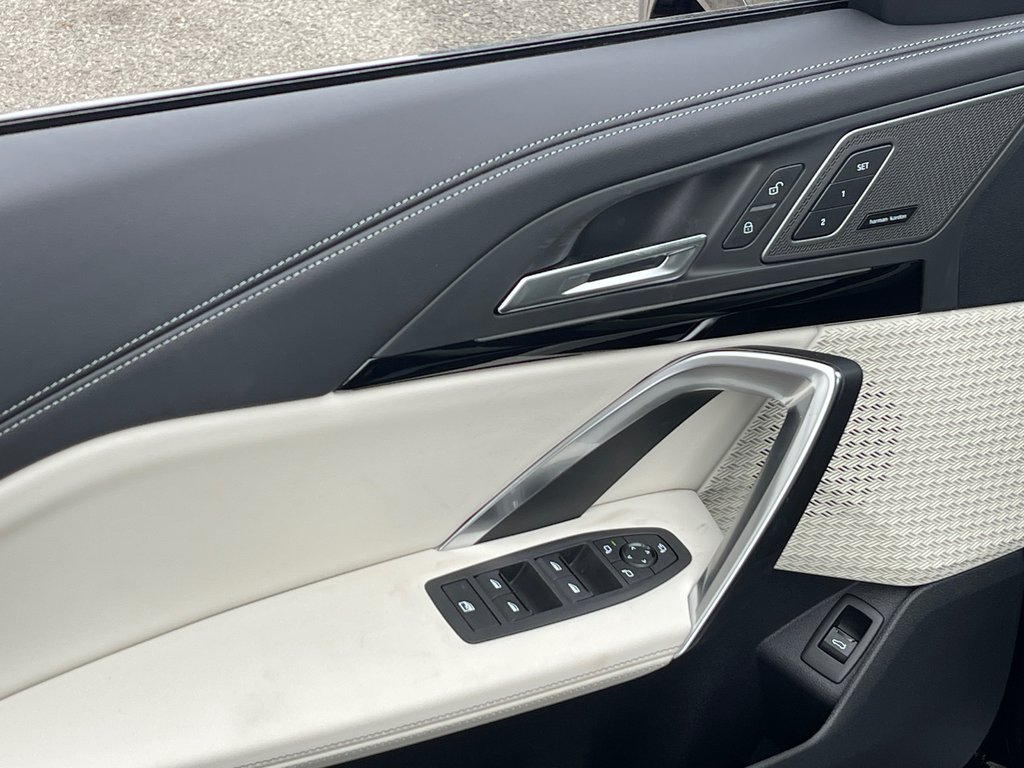 2026 BMW X1 xDrive28i in Terrebonne, Quebec - 13 - w1024h768px