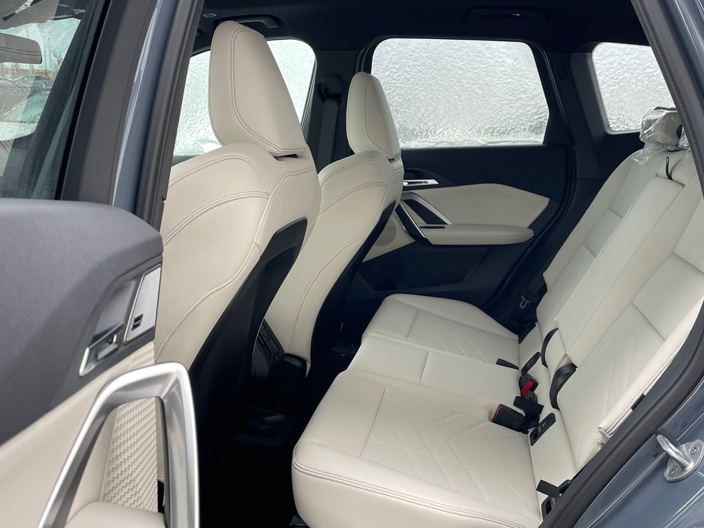 BMW X1 xDrive28i 2026 à Terrebonne, Québec - 12 - w1024h768px