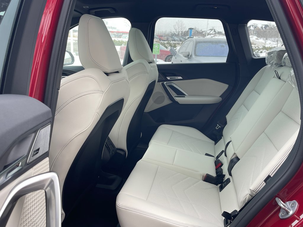 2026 BMW X1 xDrive28i in Terrebonne, Quebec - 11 - w1024h768px