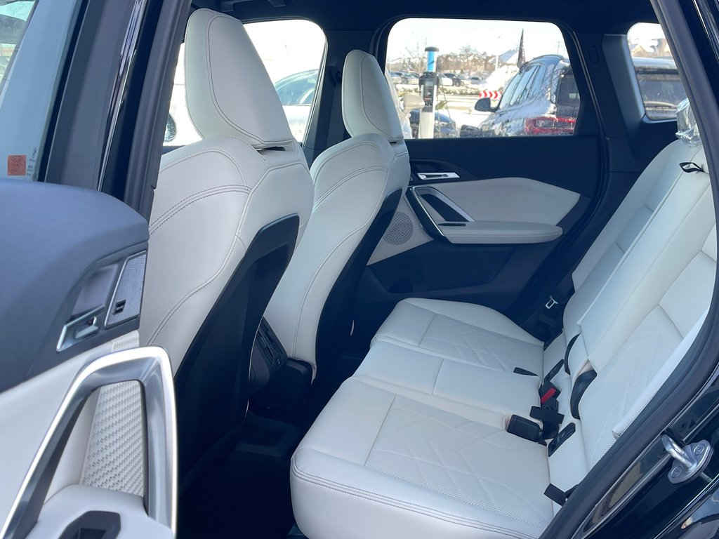 2026 BMW X1 xDrive28i in Terrebonne, Quebec - 11 - w1024h768px