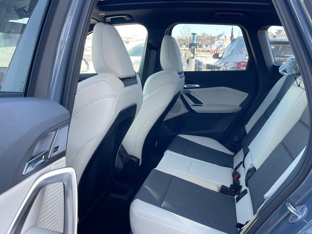 2026 BMW X1 xDrive28i in Terrebonne, Quebec - 11 - w1024h768px