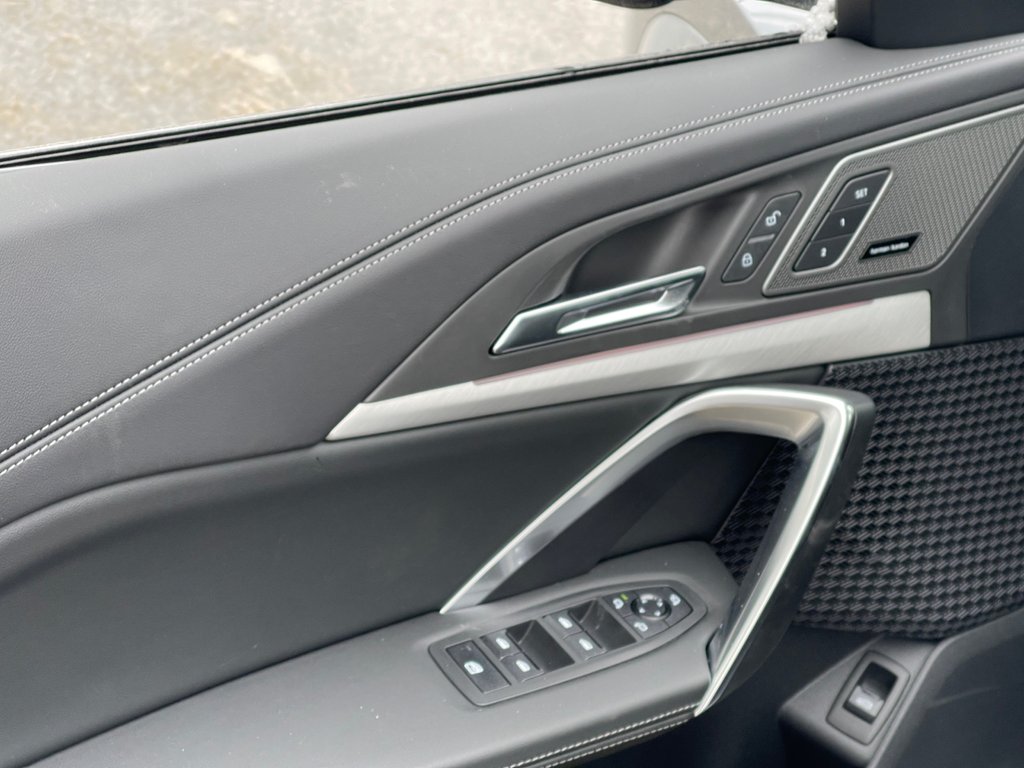 2026 BMW X1 xDrive28i M Sport Edition in Terrebonne, Quebec - 13 - w1024h768px