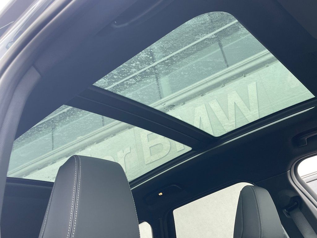 2026 BMW X1 xDrive28i M Sport Edition in Terrebonne, Quebec - 8 - w1024h768px