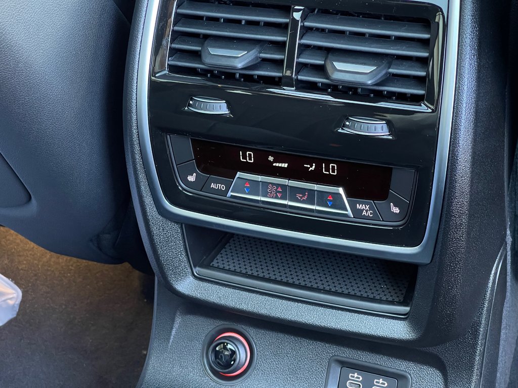 2026 BMW X7 M60i xDrive in Terrebonne, Quebec - 12 - w1024h768px